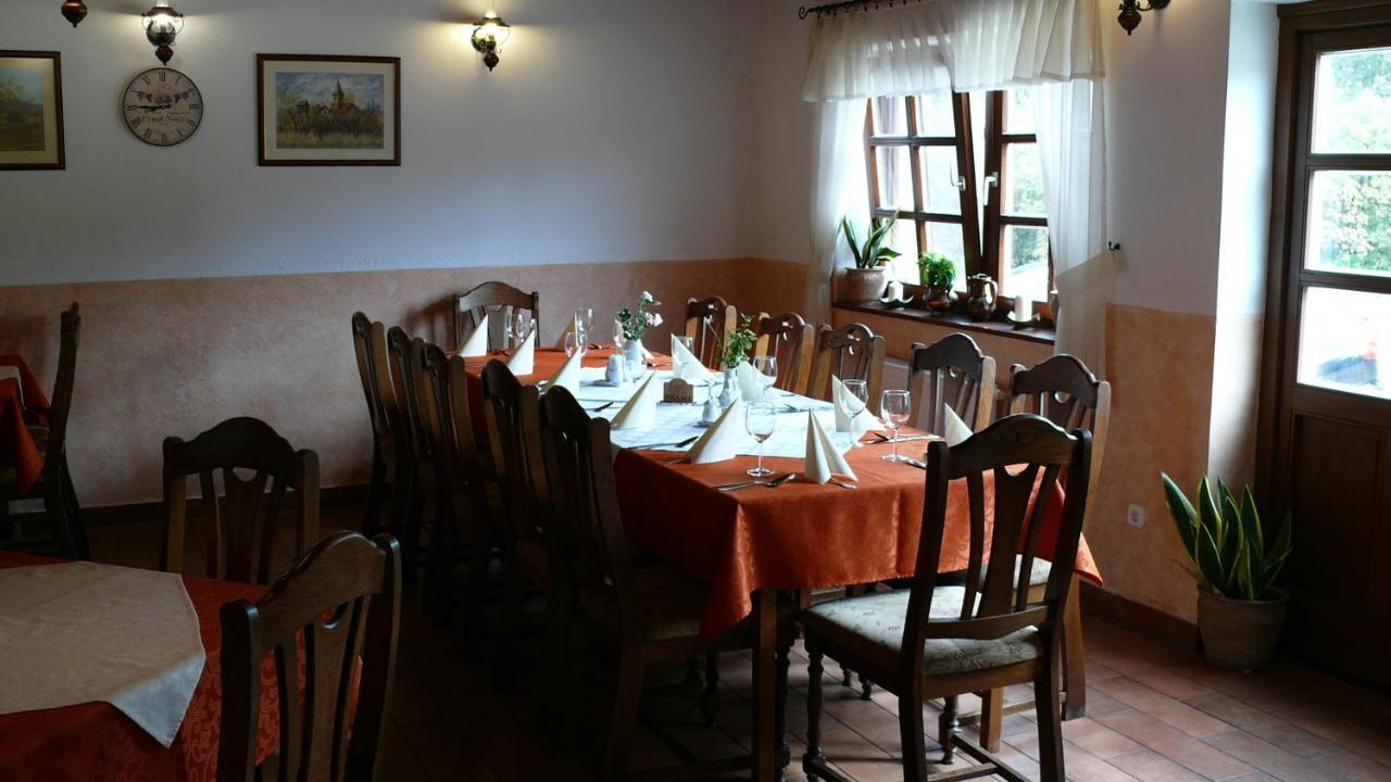 Kadarta Vendeglo Panzio Bed & Breakfast Veszprém Dış mekan fotoğraf