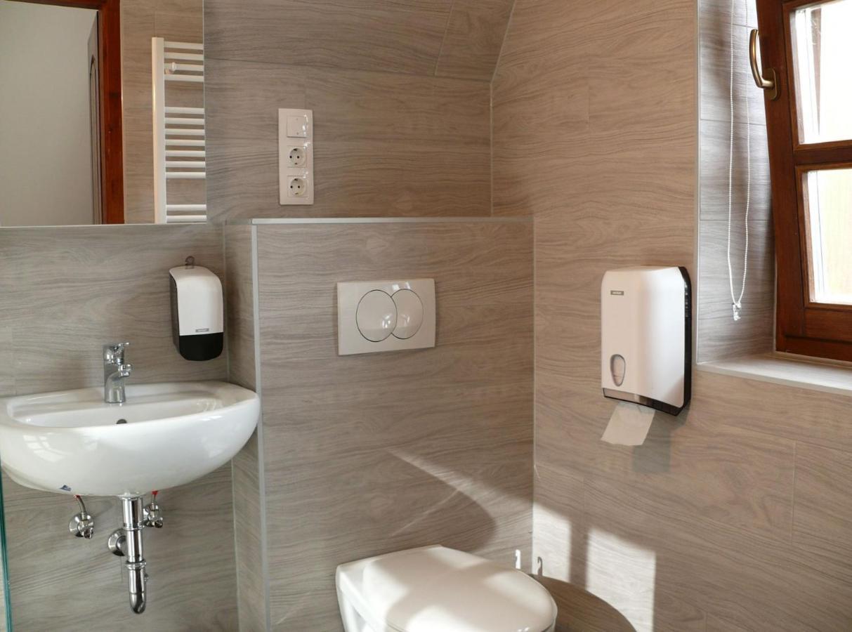 Kadarta Vendeglo Panzio Bed & Breakfast Veszprém Dış mekan fotoğraf
