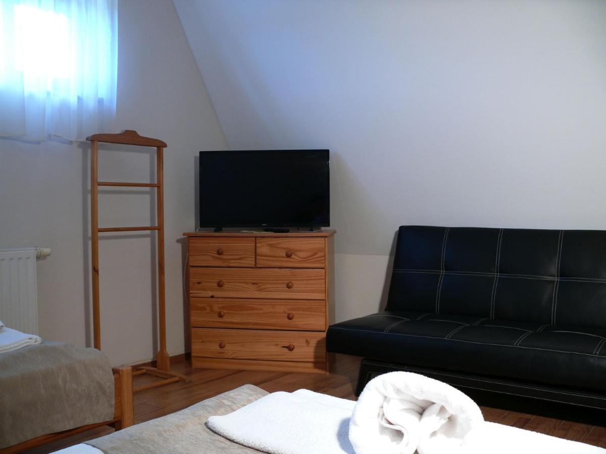 Kadarta Vendeglo Panzio Bed & Breakfast Veszprém Dış mekan fotoğraf